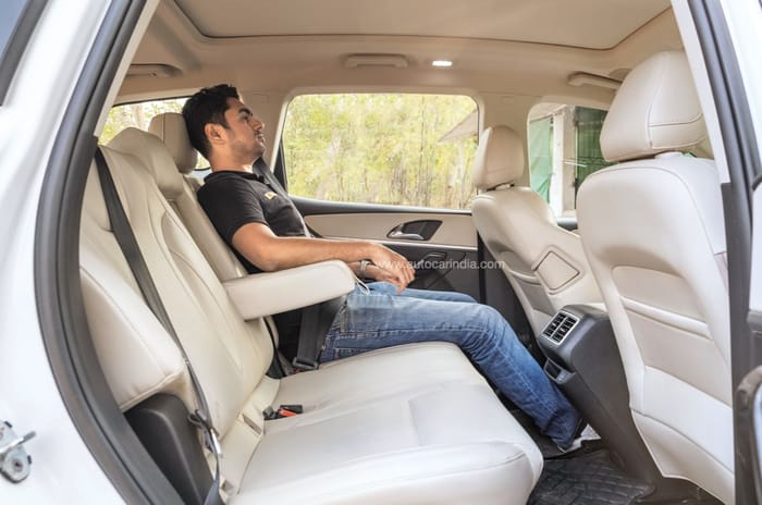 Tata Harrier vs Mahindra XUV700 vs Jeep Compass comparison review